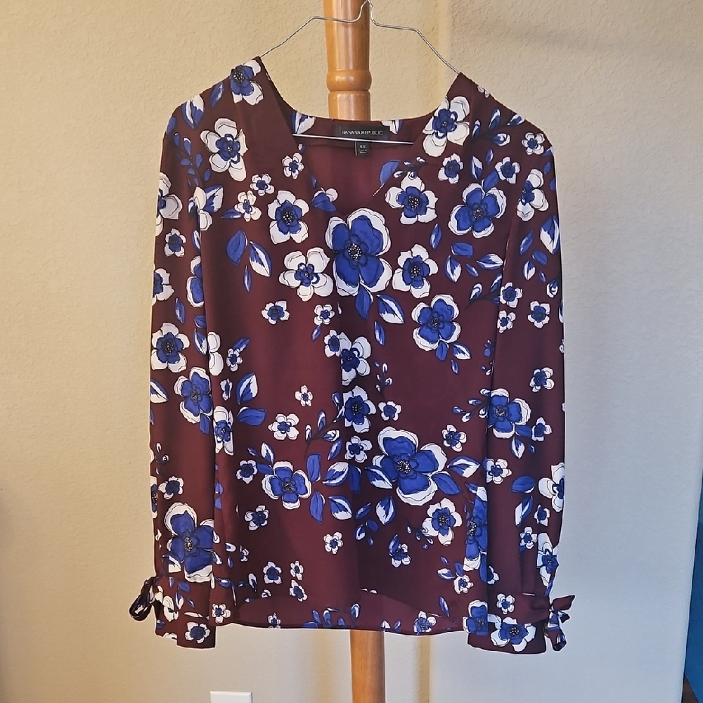 Banana Republic Burgundy and Blue Floral Blouse, XS
